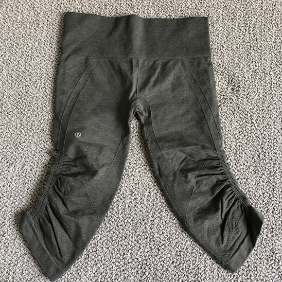 LIKE NEW lululemon Gray/Olive Crop Leggings - Picture 2 of 4